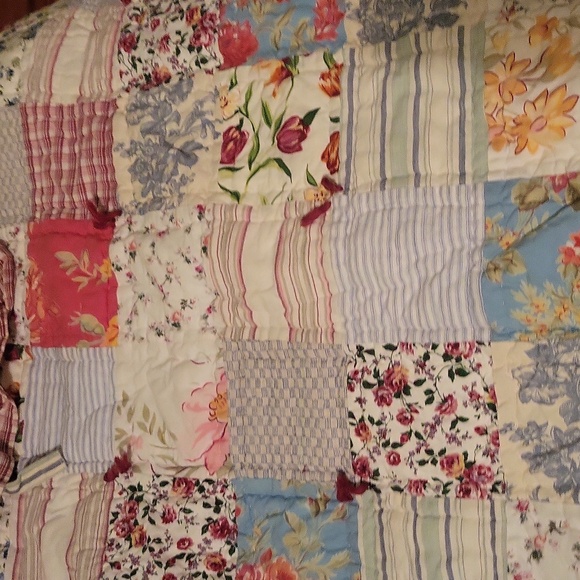 Pottery barn providence print reversible quilt and shams - Picture 7 of 10